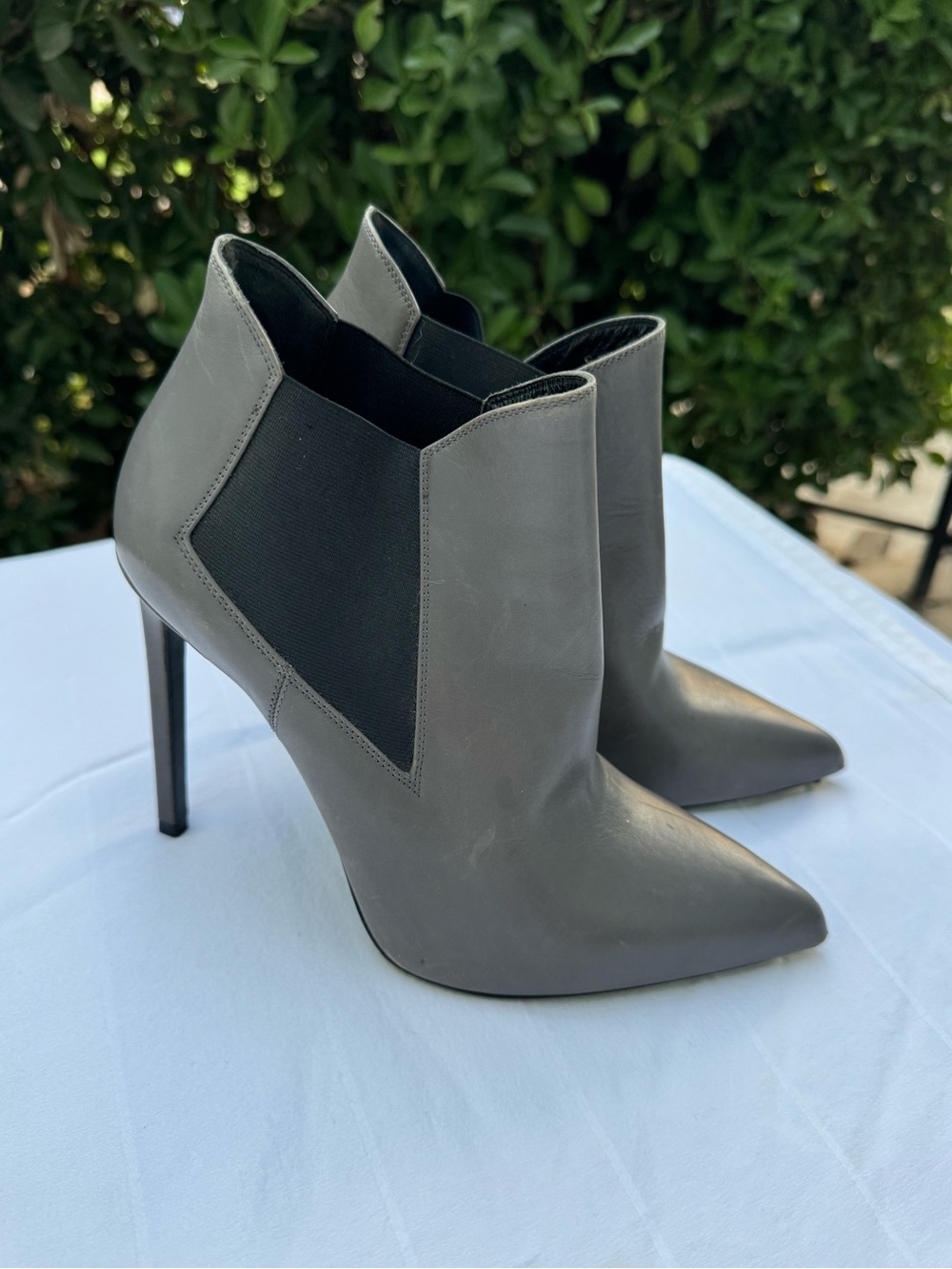 YSL Yves Saint Laurent grey Paris Chelsea Booties leather - Picture 2 of 9